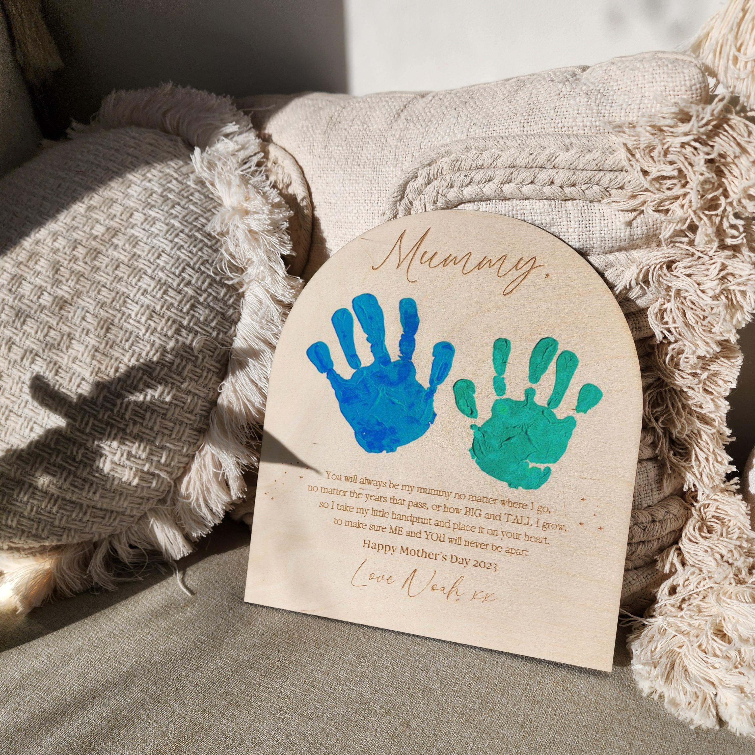 Mummy Handprint Sign - Personalised Wooden Arch Plaque - Mother's Day Gift - The Willow Corner