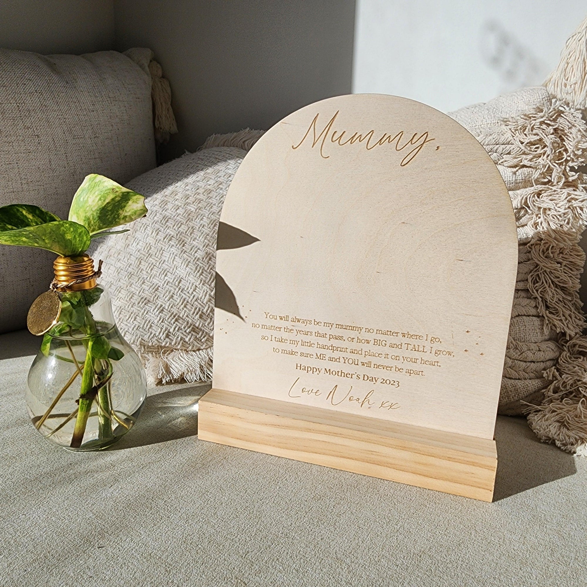 Mummy Handprint Sign - Personalised Wooden Arch Plaque - Mother's Day Gift - The Willow Corner