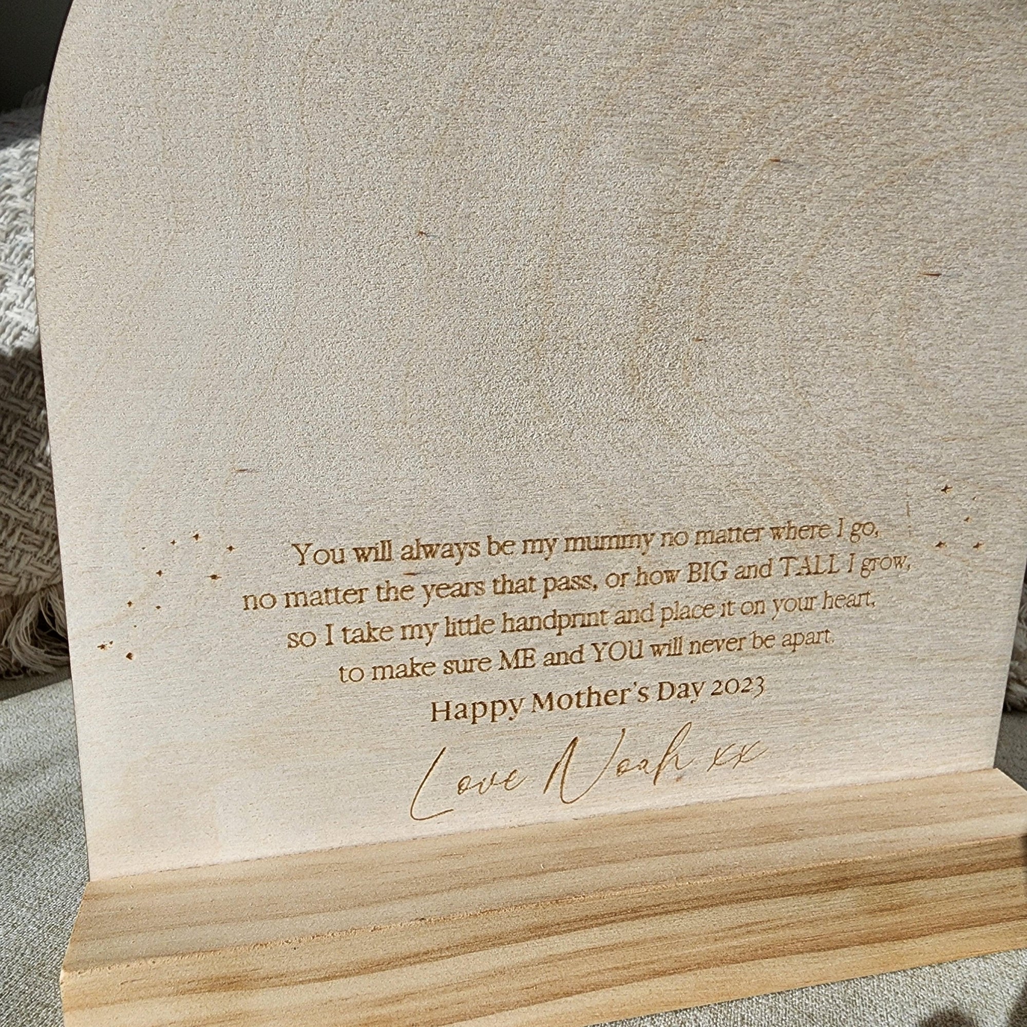 Mummy Handprint Sign - Personalised Wooden Arch Plaque - Mother's Day Gift - The Willow Corner