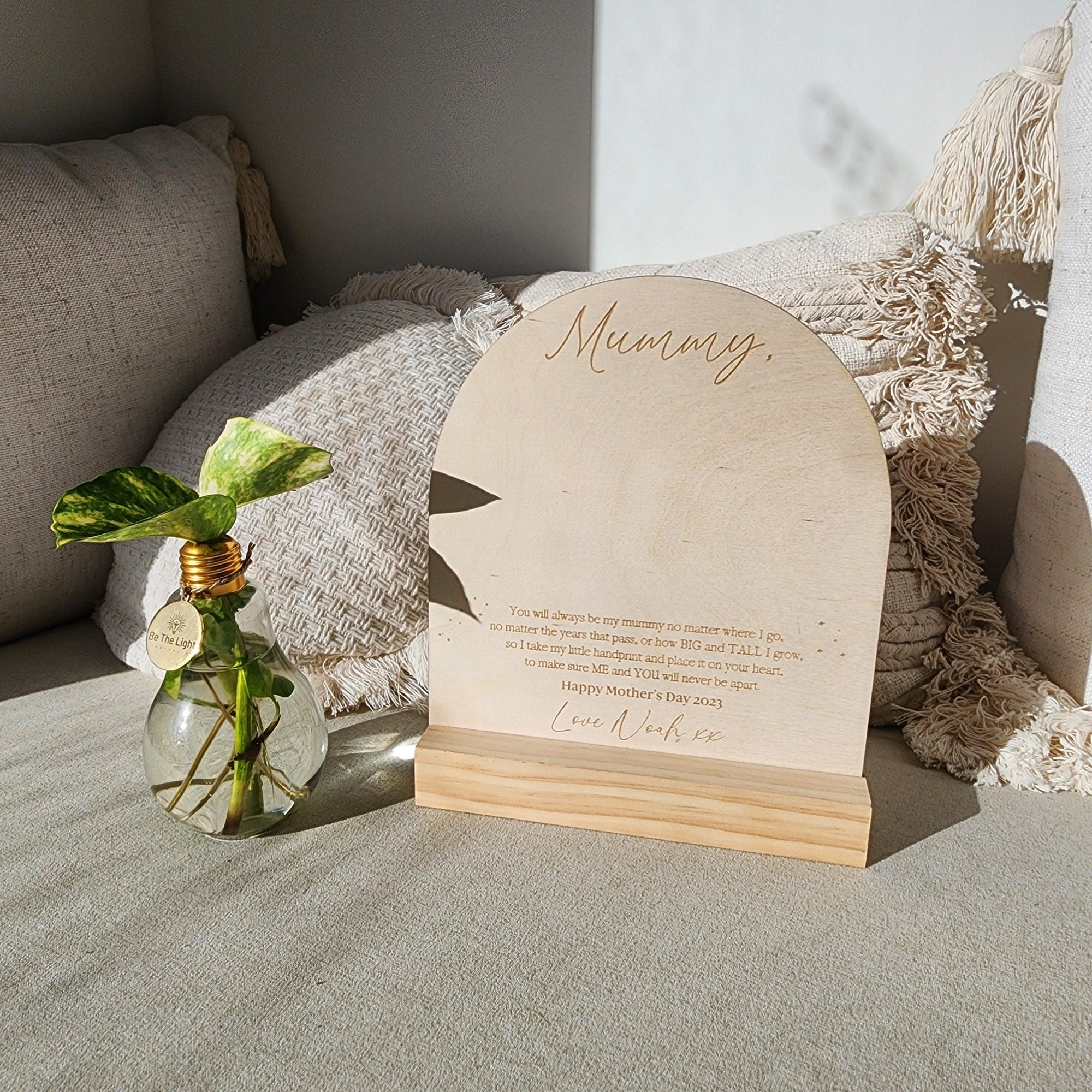 Mummy Handprint Sign - Personalised Wooden Arch Plaque - Mother's Day Gift - The Willow Corner