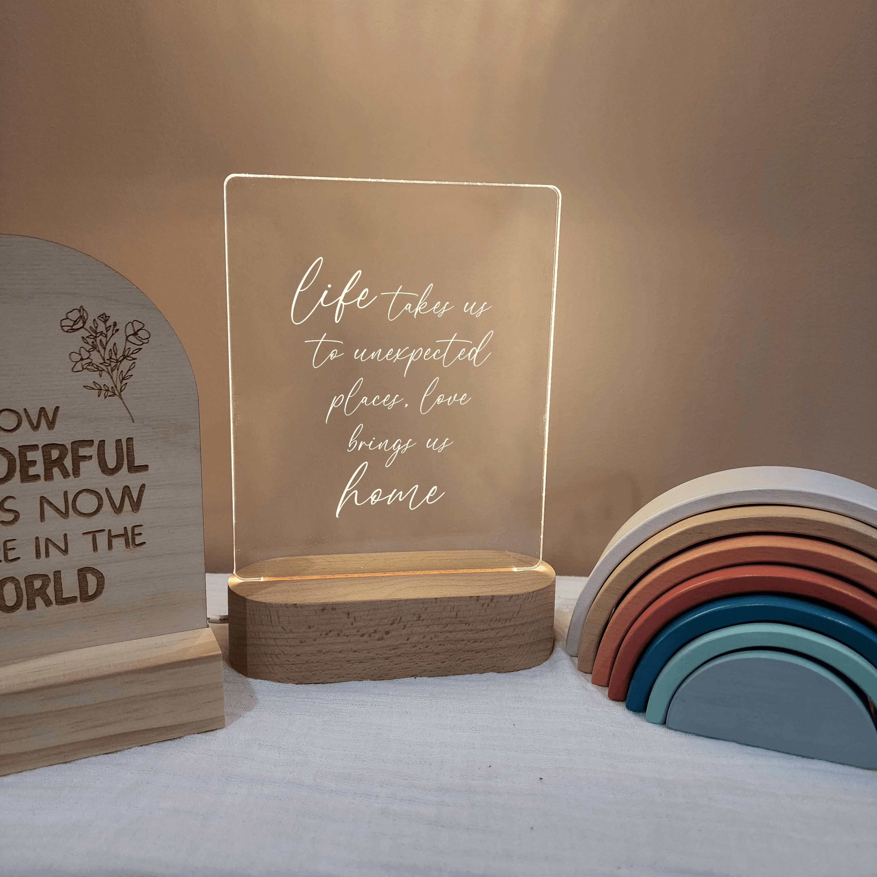 Quote Night Light 🌙 - Love Brings Us Home - The Willow Corner