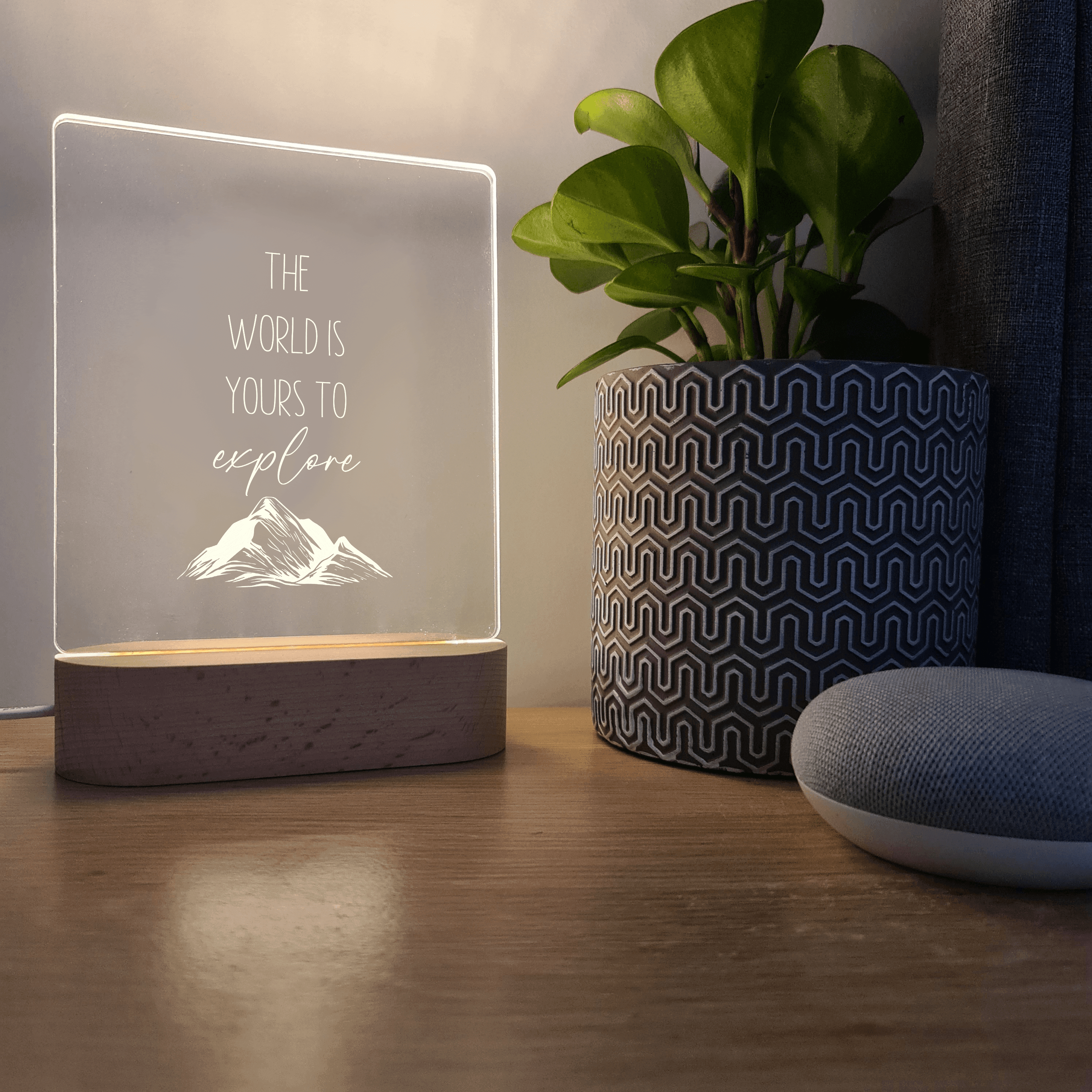 Quote Night Light 🌙 - The World is Yours to Explore - The Willow Corner
