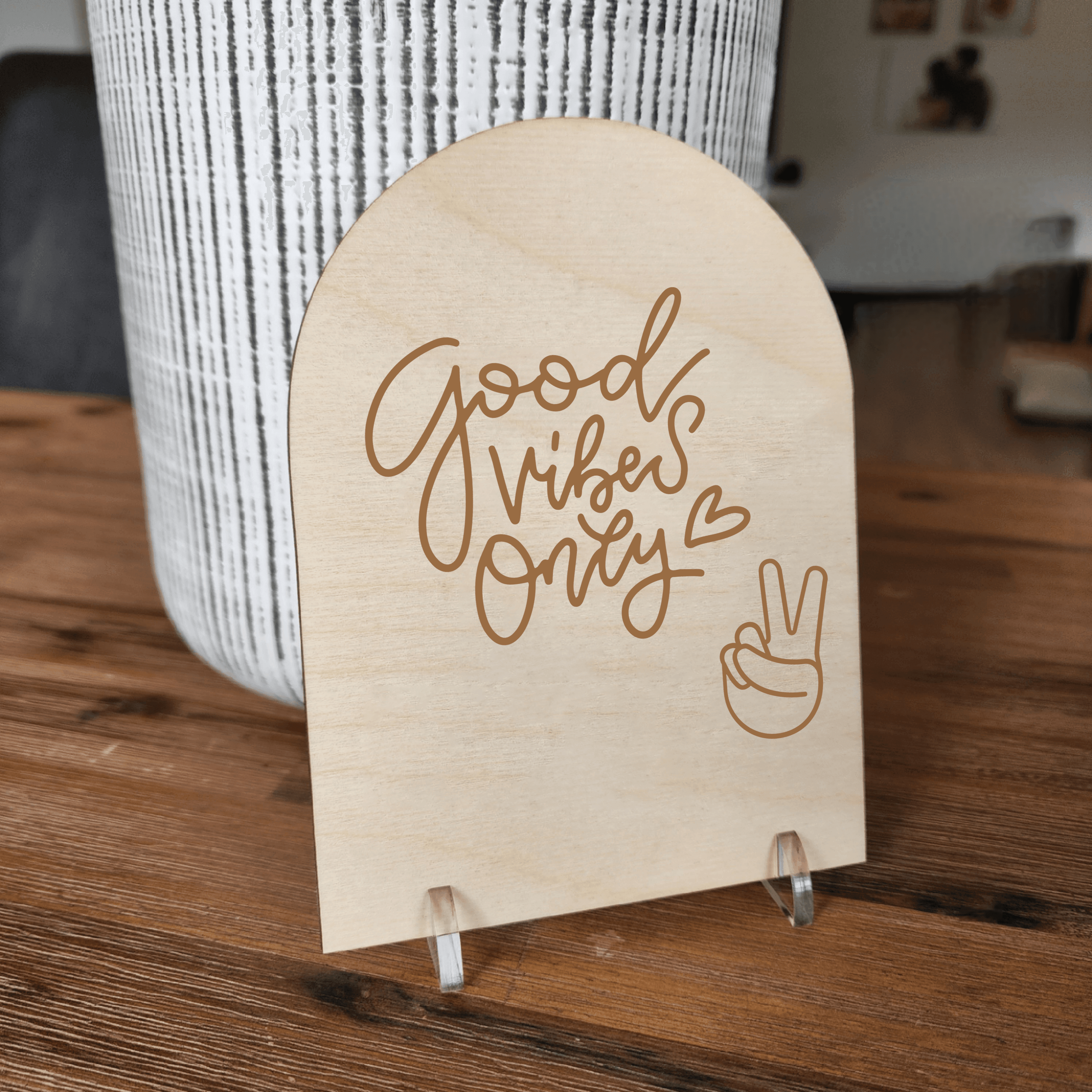 Wooden Arch Quote - Good Vibes Only ✌️ - The Willow Corner